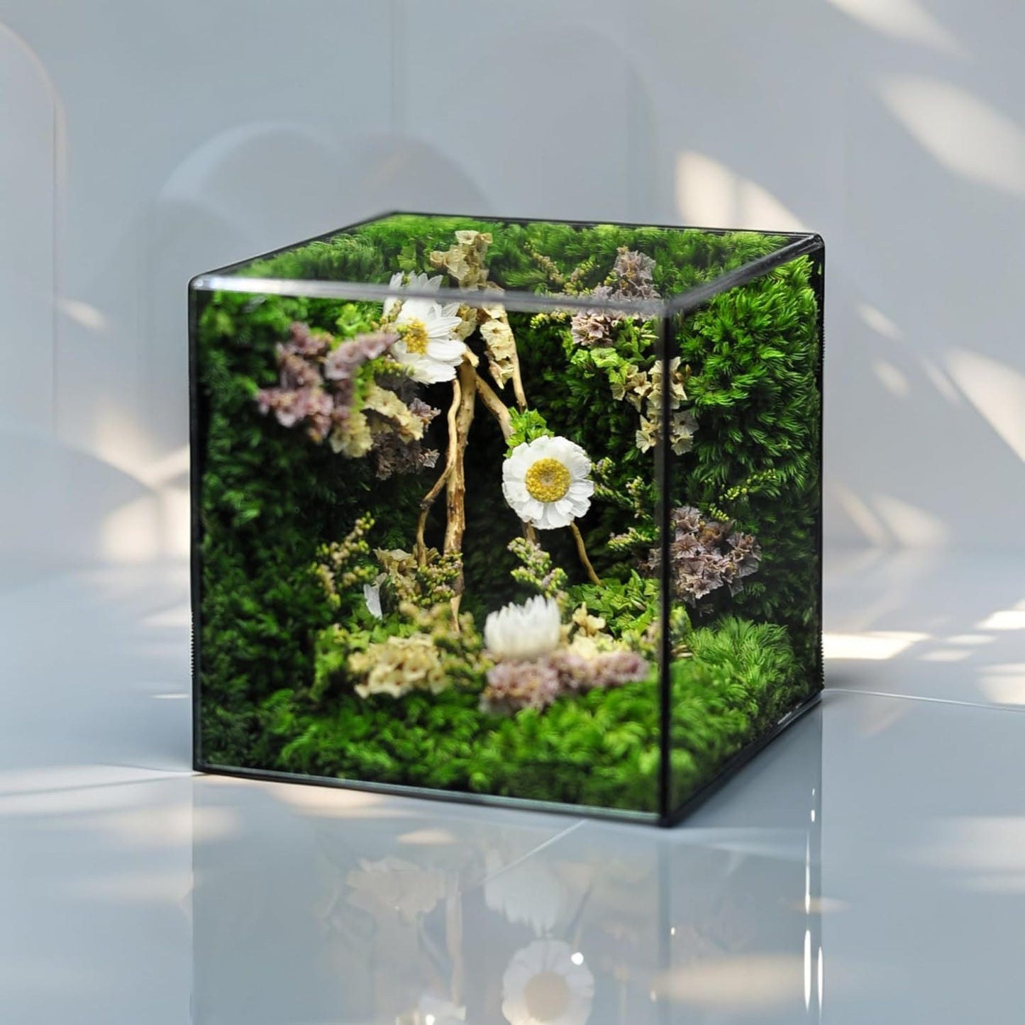 MOPHONICHOME Floral Art Glass Cube – Preserved Moss & Flowers in Elegant Display – Handmade Botanical Gift for Birthdays, Weddings, Housewarming - No-Maintenance, Forever Flowers in Glass